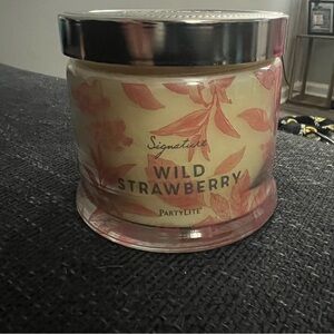 PartyLite Signature Wild Strawberry Candle - Cream and Pink